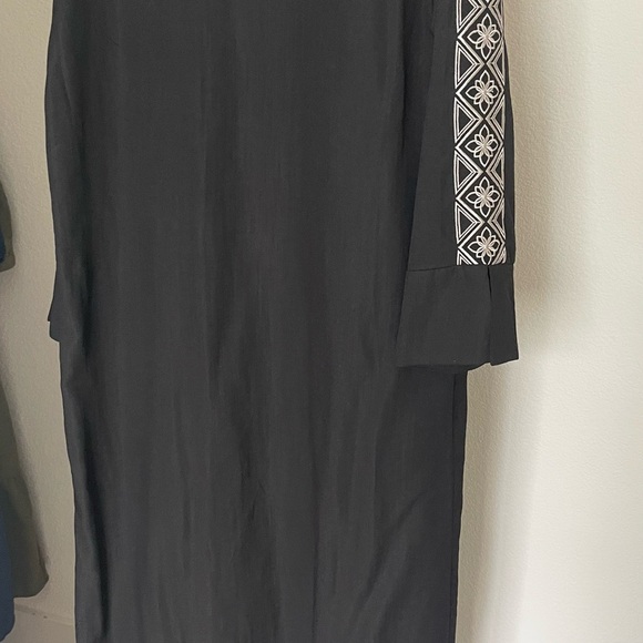 Embroidered Sleeve Abaya (Maxi Cardigan) - Picture 6 of 8